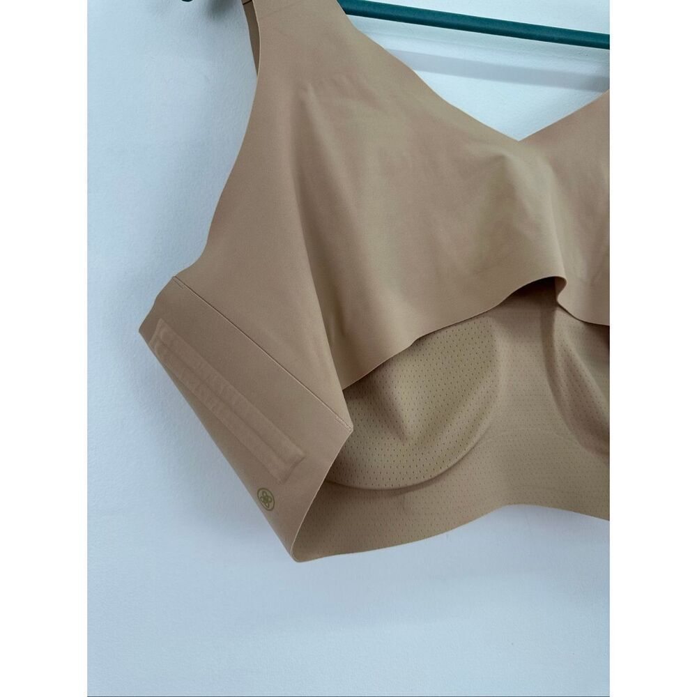 Honeylove Women’s Softform Bra in the Color Sand Nude - Picture 8 of 11